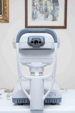 imgi_18_Tirone-studio-medico-reparto-oculistica-1920w